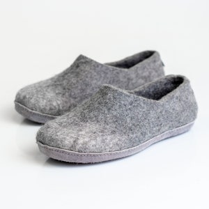 Pantofole da uomo in feltro di lana: Alpaca grigio sfumato, suola in pelle e gomma