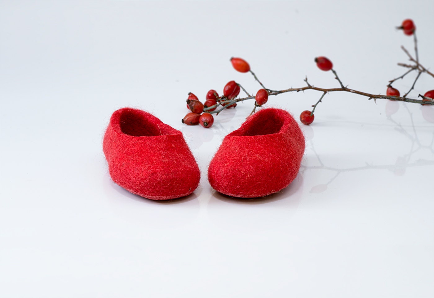 kids red slippers