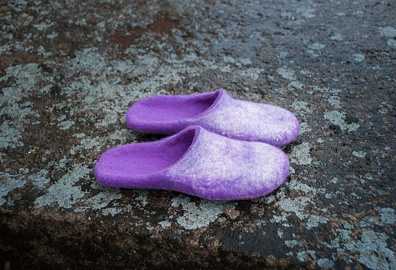 Hand Felted Children/'s Pure Wool Slippers ; EU 35 UK 2.5 Purple with Red