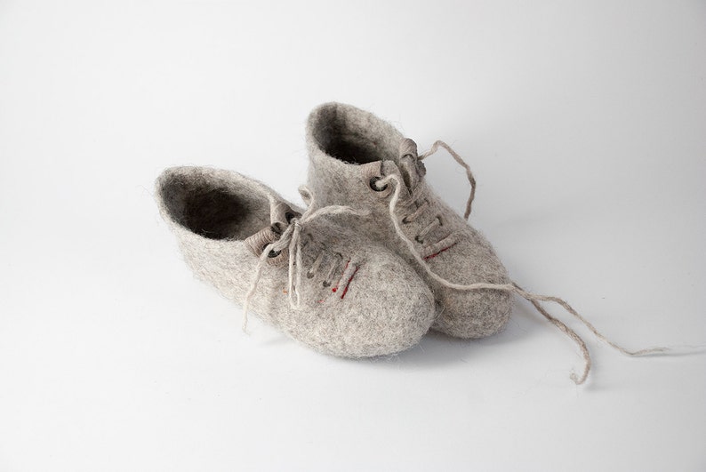 Felted baby booties, Toddler slippers with laces from natural wool, Gray kids booties, Infant slippers, Children slippers, Baby sneakers image 6