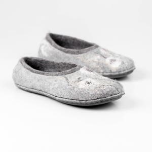 Viola felted wool slippers for women, Floral slippers, Gift for Her Handmade in Europe image 7