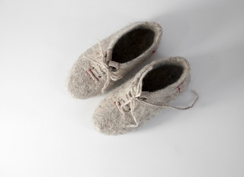 Felted baby booties, Toddler slippers with laces from natural wool, Gray kids booties, Infant slippers, Children slippers, Baby sneakers image 7