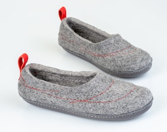 Women Felted Wool House Shoes, Boiled Wool Slippers, Mom home gift, Modern Cocoon
