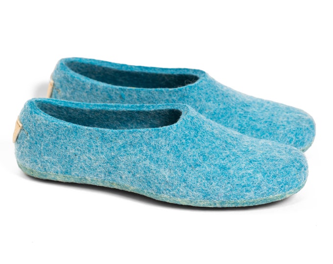Natural wool felt slippers for women, women Home shoes, hygge home shoes, Warm Pale Turquoise slippers, Felted wool slippers, Women slippers