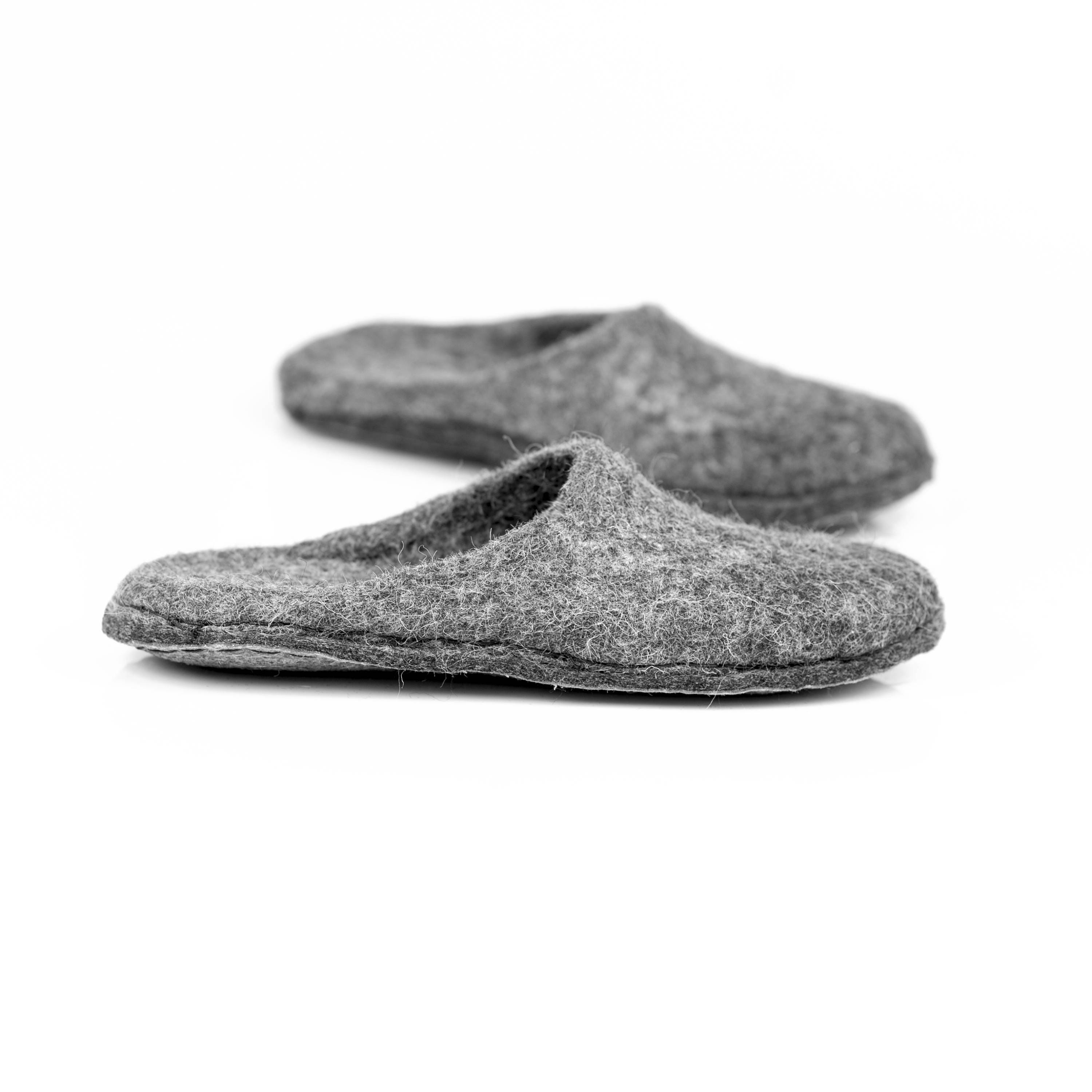 Ladies Leather Boho Closed Toe Slippers - Sheepers