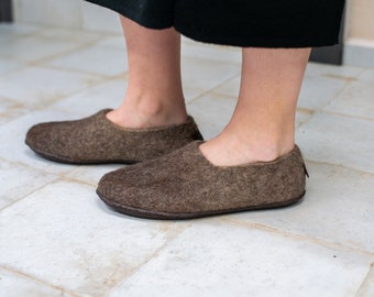 Ready To Ship US 8  EU 38/39 UK 6 Women felted wool slippers clogs beige ombre with Alpaca wool