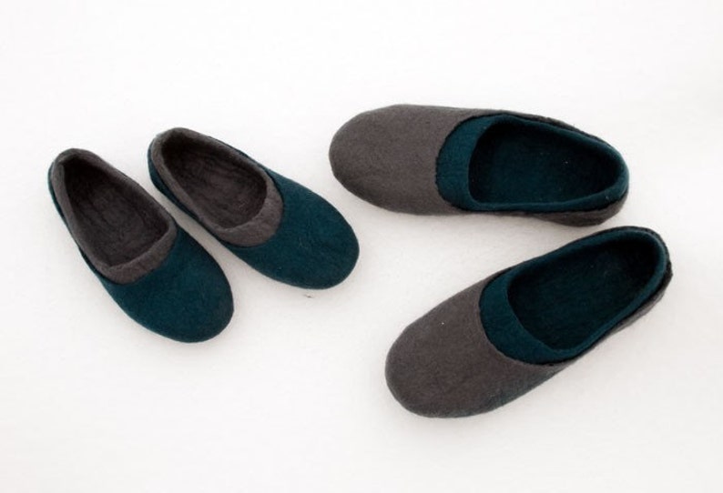 2 pairs of matching BureBure felted wool slippers are designed for mom and daughter, dad and son. The inner part of these slippers is made of yellow semi soft wool while the outer part is decorated with natural beige alpaca wool.