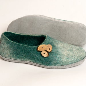 Felted wool men slippers, Hygge gift, woodland housewarming gift ideas, Gray green felt slippers image 4