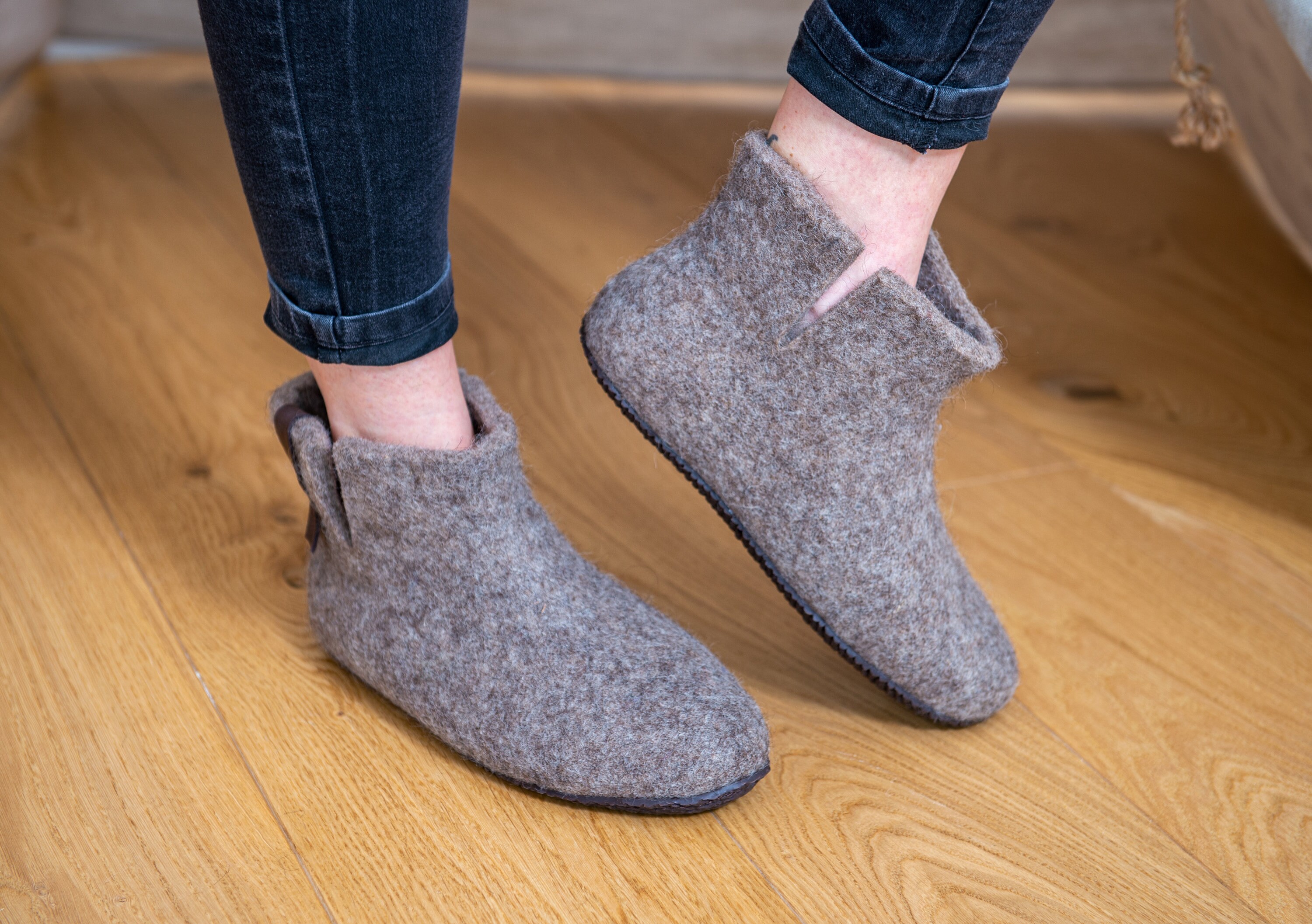 ankle high slippers for men