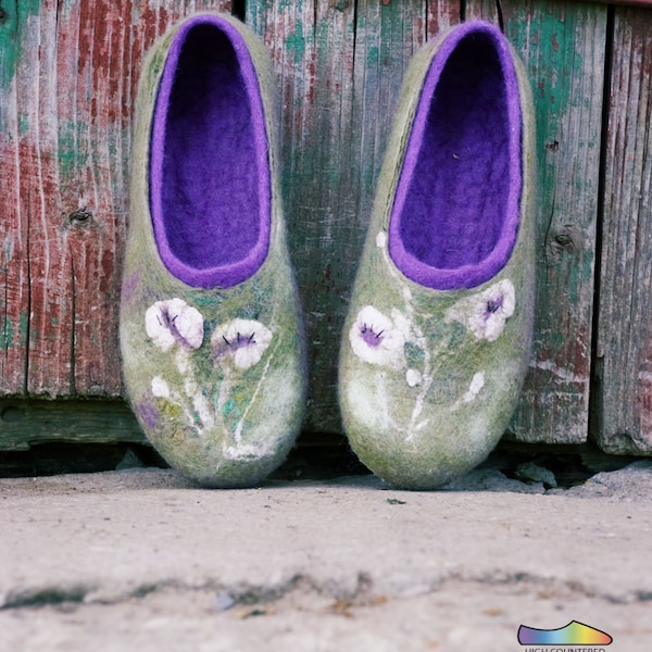 Pantoufles alto pour femmes avec décoration florale faite main, chaussons pour femmes, chaussons en laine bouillie, chaussures en laine