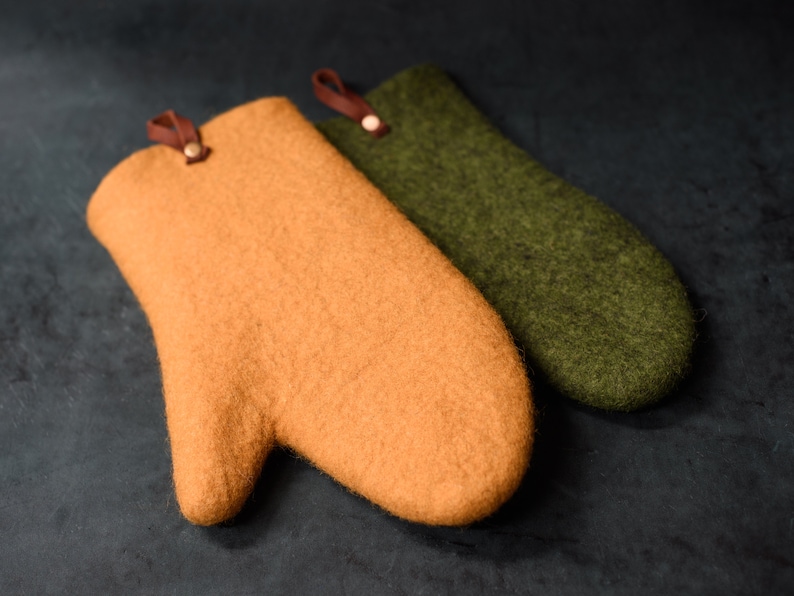 Baking Gift Felted wool oven mittens in Various Colors Felt pot holder Oven Mitt Kitchen Gloves Fathers day gift Mothers day gift image 10