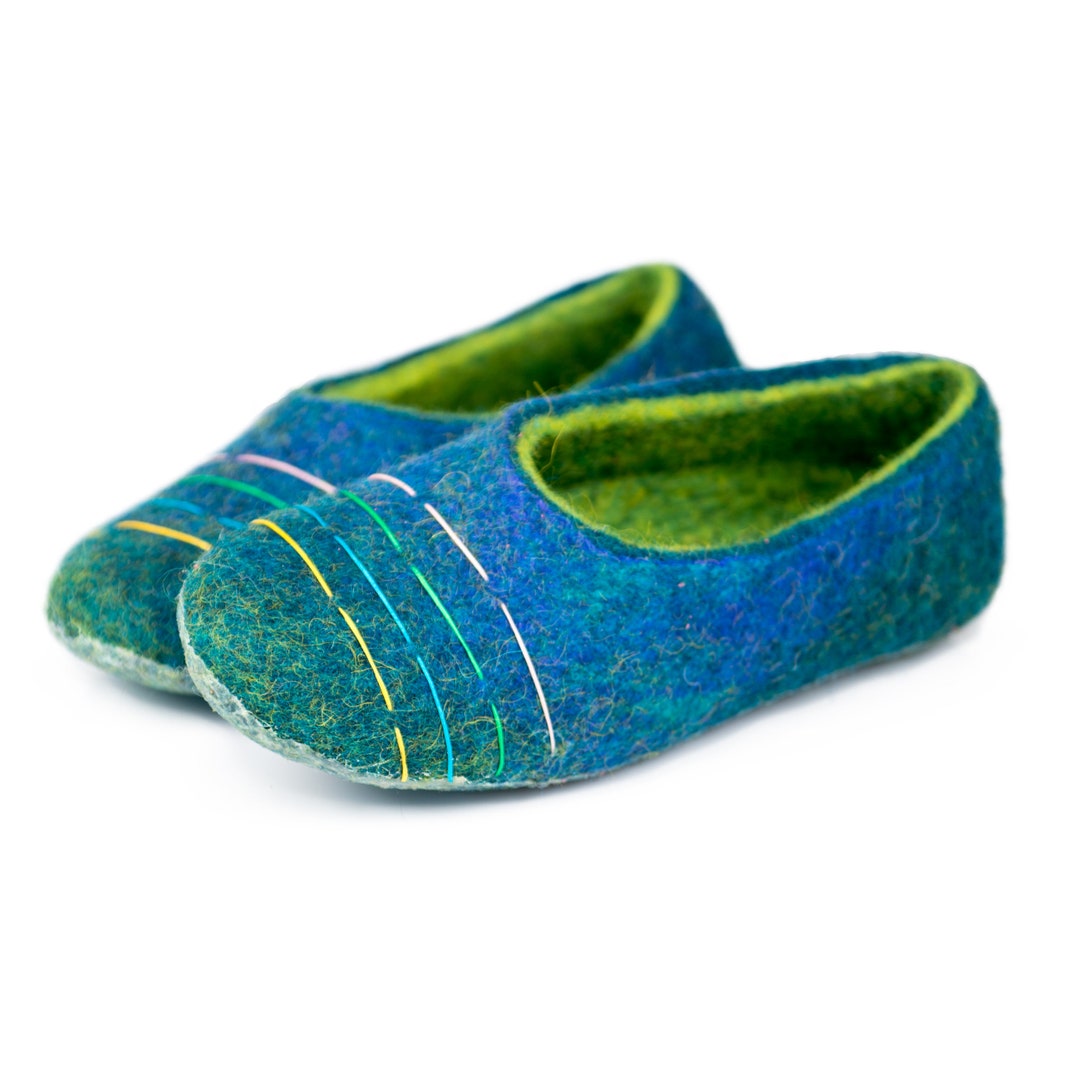 Women Slippers With Colourful Lines Decor and Bright Green Inner Part