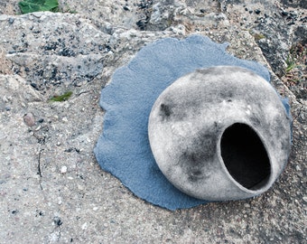 Felted wool cat cave Puppy bed Washable Cat house Pet bed Gray Handmade organic fleece animal bed