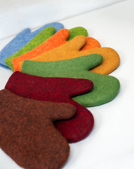 QUGRL Mothers Day Oven Mitts And Elf House Pot Holders Sets Heat Resistant Hot Pads Cooking Gloves Handling Kitchen Cookware Bakeware BBQ