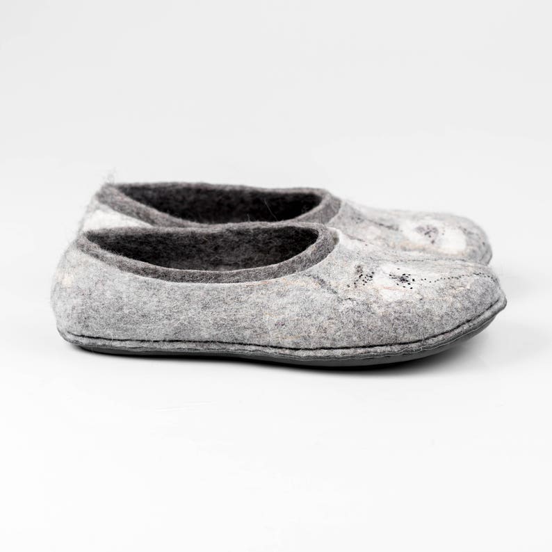 Viola felted wool slippers for women, Floral slippers, Gift for Her Handmade in Europe image 3