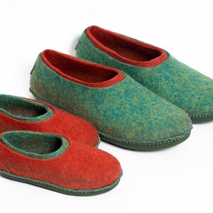 2 pairs of matching BureBure felted wool slippers are designed for mom and daughter, dad and son. The inner part of these slippers is made of yellow semi soft wool while the outer part is decorated with natural beige alpaca wool.