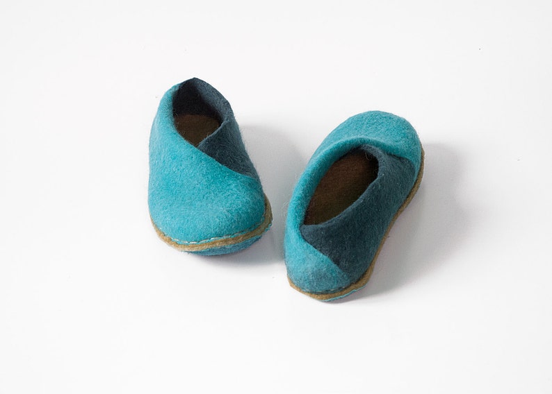 Elegant Felted wool women slippers Handmade footwear Eco friendly shoes home shoes Cozy spring shoes Ultra violet olive envelope slippers image 7