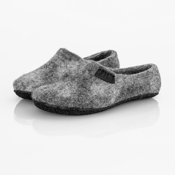 Natural Woolen Mens Slippers Clogs With 