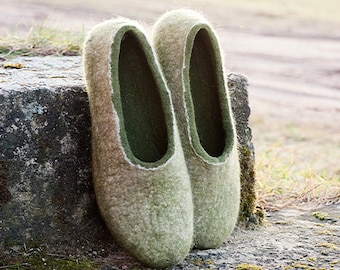 Rustic women wool slippers from organic felted wool, Holiday home shoes for women, BureBure warm woolen slippers