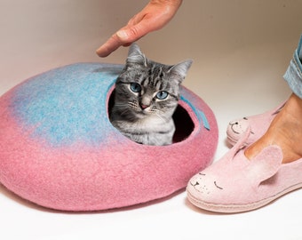 Felted wool pet home from pink and blue felted wool, Pet furniture, Cat cave, Pet cave, Pet accessories, Bure Bure