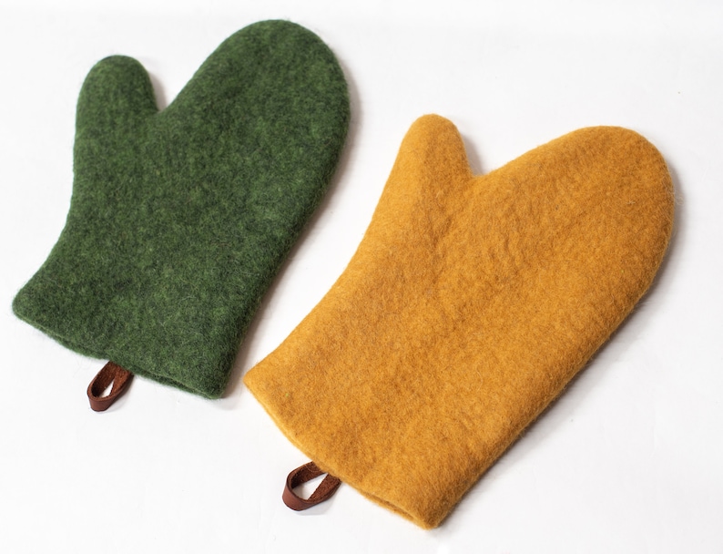 Baking Gift Felted wool oven mittens in Various Colors Felt pot holder Oven Mitt Kitchen Gloves Fathers day gift Mothers day gift image 2