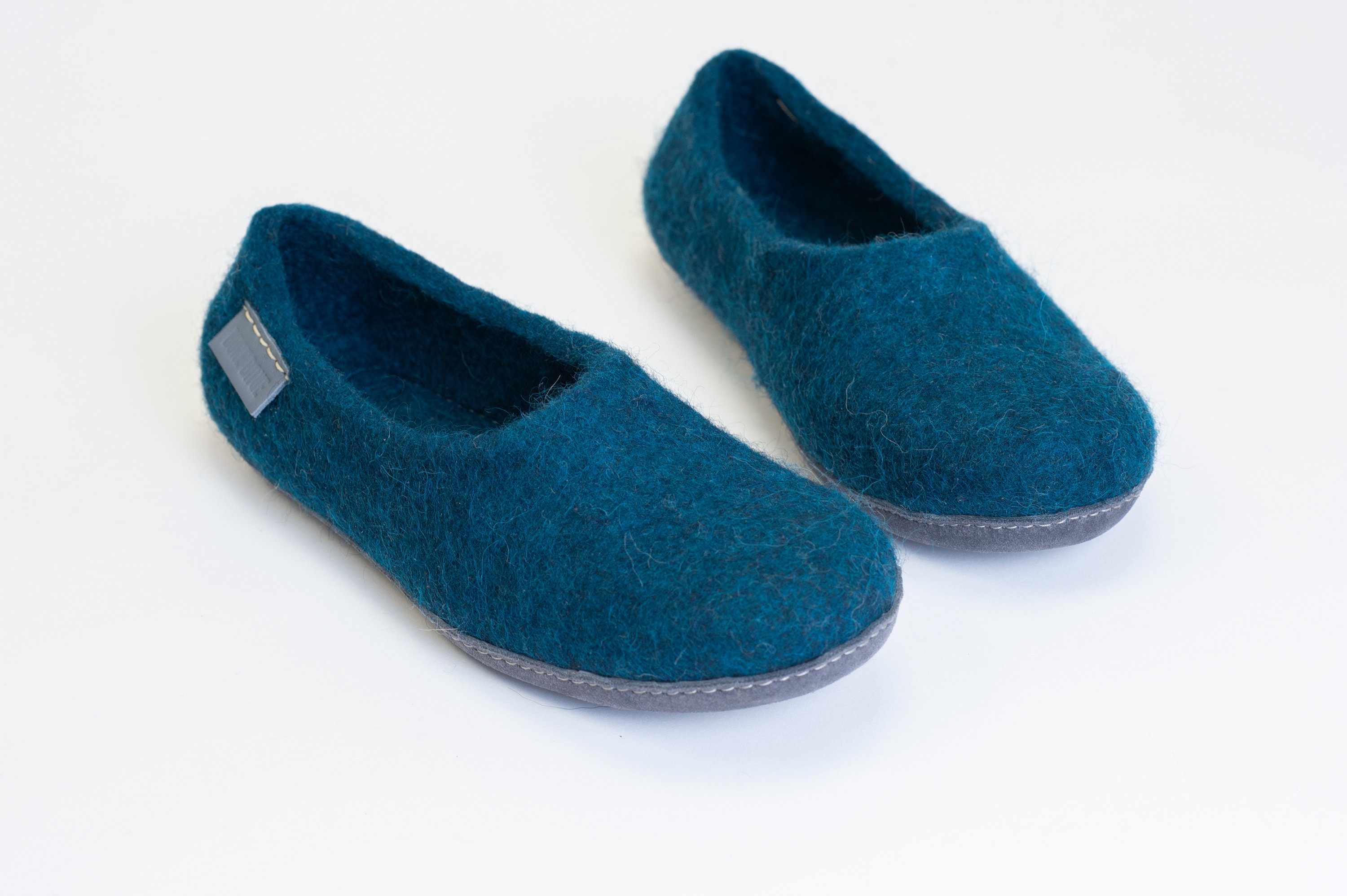 amazon ladies flat slippers