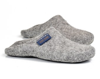 Natural wool felted slippers for woman, Closed toe slippers for her, Bedroom slippers, Women wool mules, Slide slippers, Grey slippers