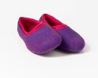 Felted slippers for women, Felted wool slippers for her, Warm felted flats, Violet slippers, Purple women slippers