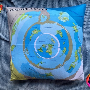 V1.0 El mundo más allá del hielo Funda de cojín de pared Funda de almohada de Tierra plana Sofá cama Silla Decoración Antártida Más tierra Modelo Terra Infinita Regalo