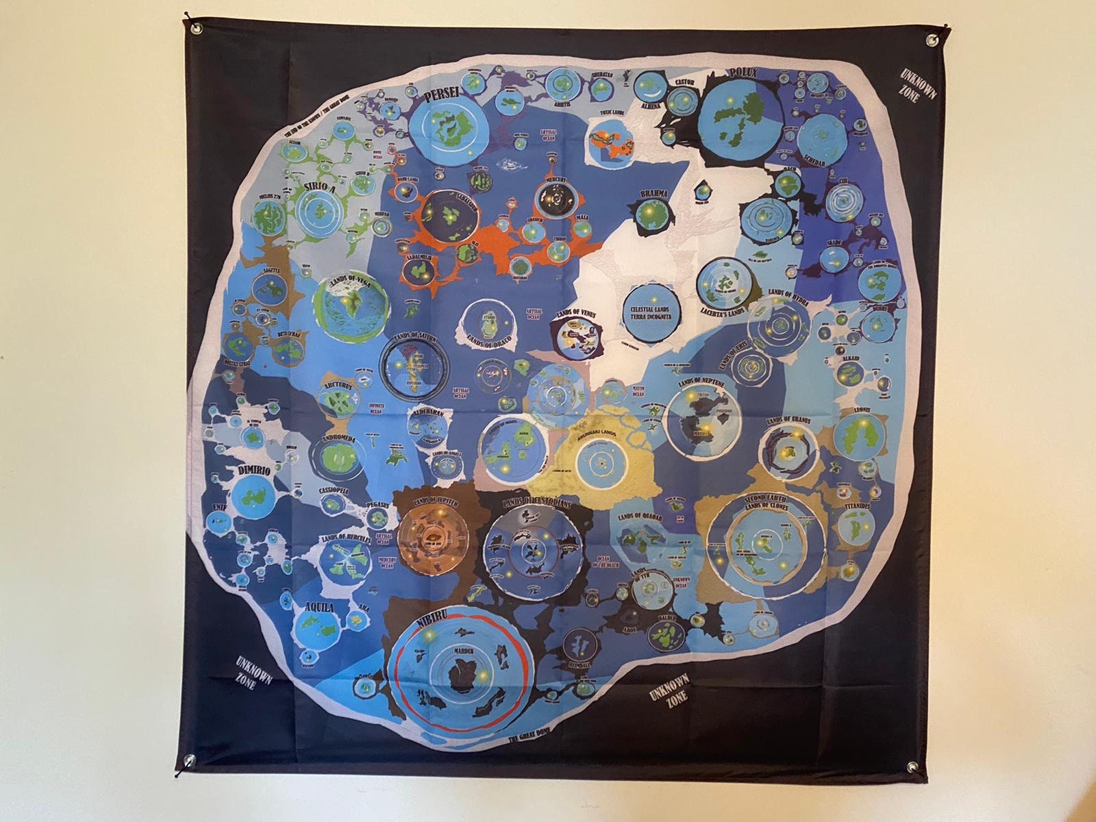 テラ・インフィニタ フラットアースマップ 旗 XXL 南極大陸 氷壁リング