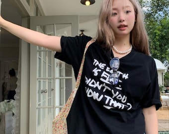 The Earth Is Flat Didn't You Know That T-Shirt BTS Yoongi Model Unisex Fashion World Korea Band Bangtan Boys Firmament  Dome Reality Truth X