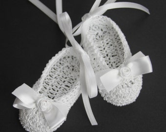 Botines de bebé niña recién nacida tejidos a crochet, zapatos de cuna para bautizo, botines de bautismo, zapatos de muñeca, zapatos de cuna para renacer tejidos a crochet, zapatos de bebé bautismal