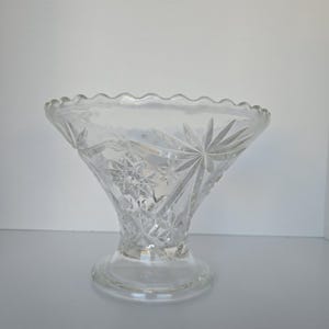 Bol vintage Starburst en verre pressé avec bord festonné