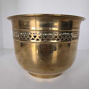 Medium-Large Vintage Brass Planter – India Cutout Cachepot – Ornate Boho Decor