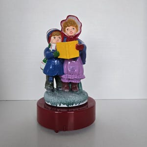 Vintage Christmas Carolers Music Box Figurine – Festive Holiday Decor