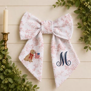Gestickte Hunde-USA-Flaggen-Kranz-Schärpe, personalisierte Monogramm-Anfangs-R-Tür-Dekor-Bogen, Weinlese-Pathopischer-Blumenkranz-Schärpe, 4. von Juli Geschenk