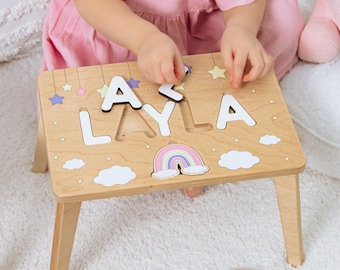 手作りの子供用ステップスツール、名入れ可能な子供用ギフト、名前入りスツール、子供部屋用家具、カスタムベビーギフト、1歳の誕生日、クリスマスギフト