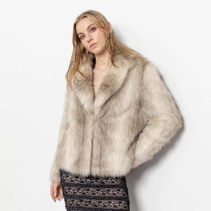 FAUX FUR JACKET Small Fit Boxy Light Beige Cream Cozy Warm Vintage U S A Usa