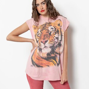 CAMISETA TIGRE TEÑIDA ROSA Camiseta sin mangas con gráfico