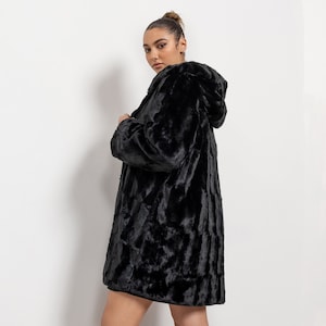 Jas met capuchon imitatiebont vintage zwarte jas winterjas omkeerbaar jaren 90 oversized / large xl