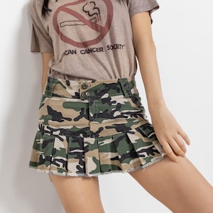 Y2K CAMO SKIRT Camouflage Vintage Mini Kilt Schoolgirl Pleated Mid Rise Cotton 2000&#39;s / Inch Hips / Small