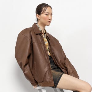BROWN LEATHER BOMBER Jacket Vintage Oversize 90&#39;s Coat / Small Medium