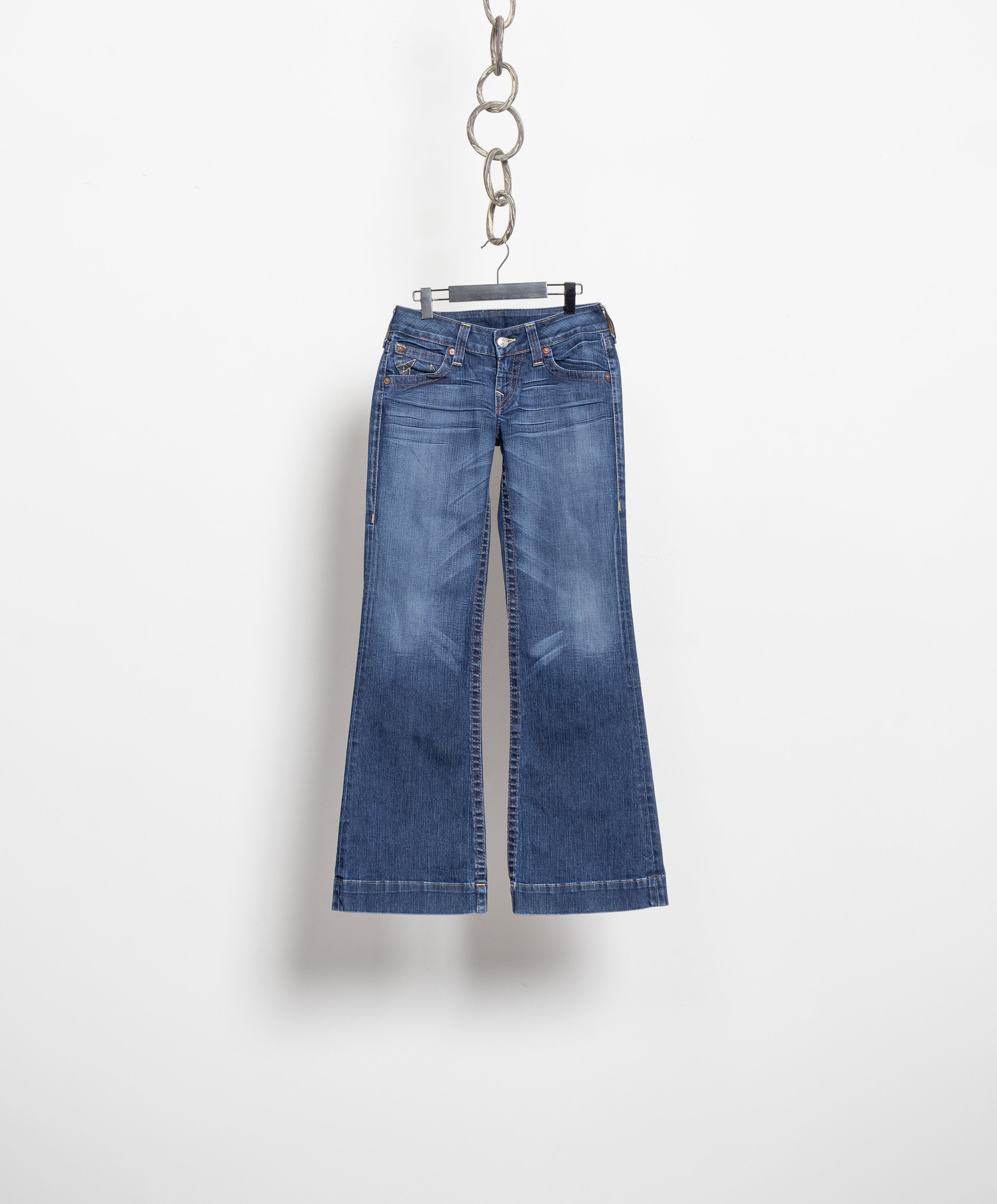 True Religion Y2K ローライズフレアジーンズ、色落ちデニム、サイズ8
