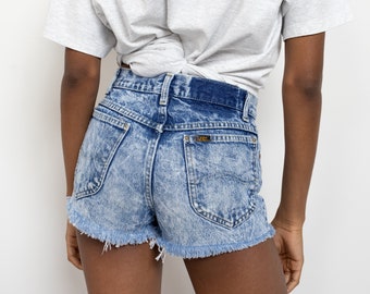 CUT OFF SHORTS Vintage Lee Booty Woman Distressed Frayed Mid Rise Acid Wash Denim 90's / 36.5 37 Inch Hips / Size 3 4