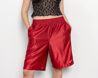 Czerwone spodenki do koszykówki Vintage, kieszenie typu baggy, rozciągliwa siateczka, Nike z lat 90. / rozmiar M