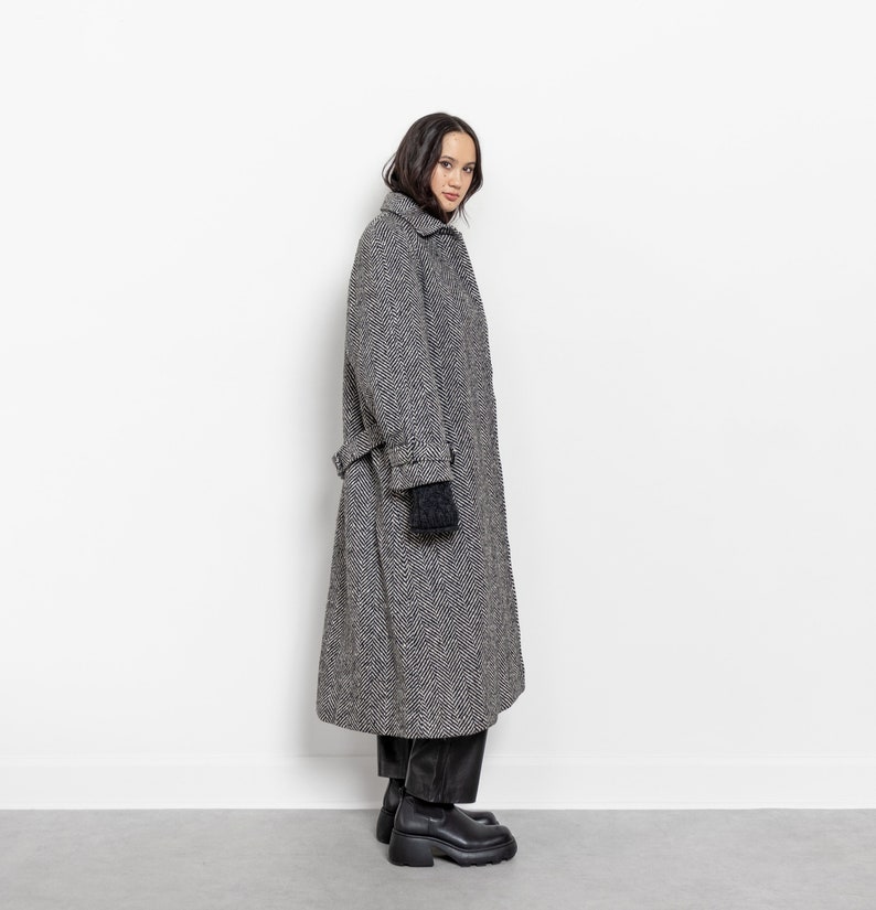 HERRINGBONE WOOL COAT Vintage Grey Geoetric Trench Midi Fall Winter 90's / Medium image 3