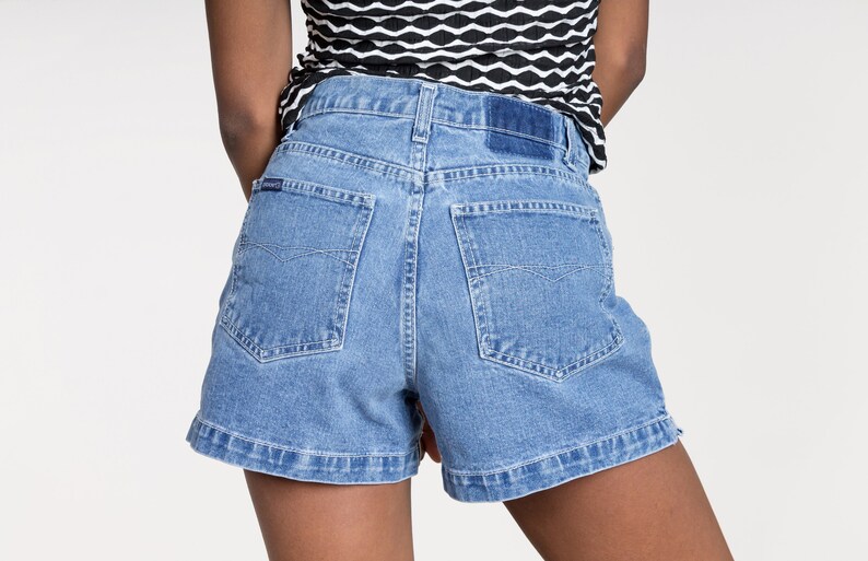 39 Inch Hips Size 7 MOM JEAN SHORTS denim 90s Jordache vintage Woman Booty short Summer