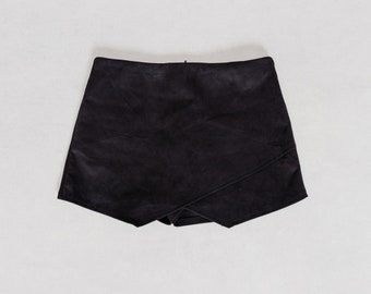 sale STRETCHY BLACK SKORT Mid Rise Y2K Super Mini Short Shorts Skirts Faux Suede / Medium / 39 40 Inch Hips" / Size 9