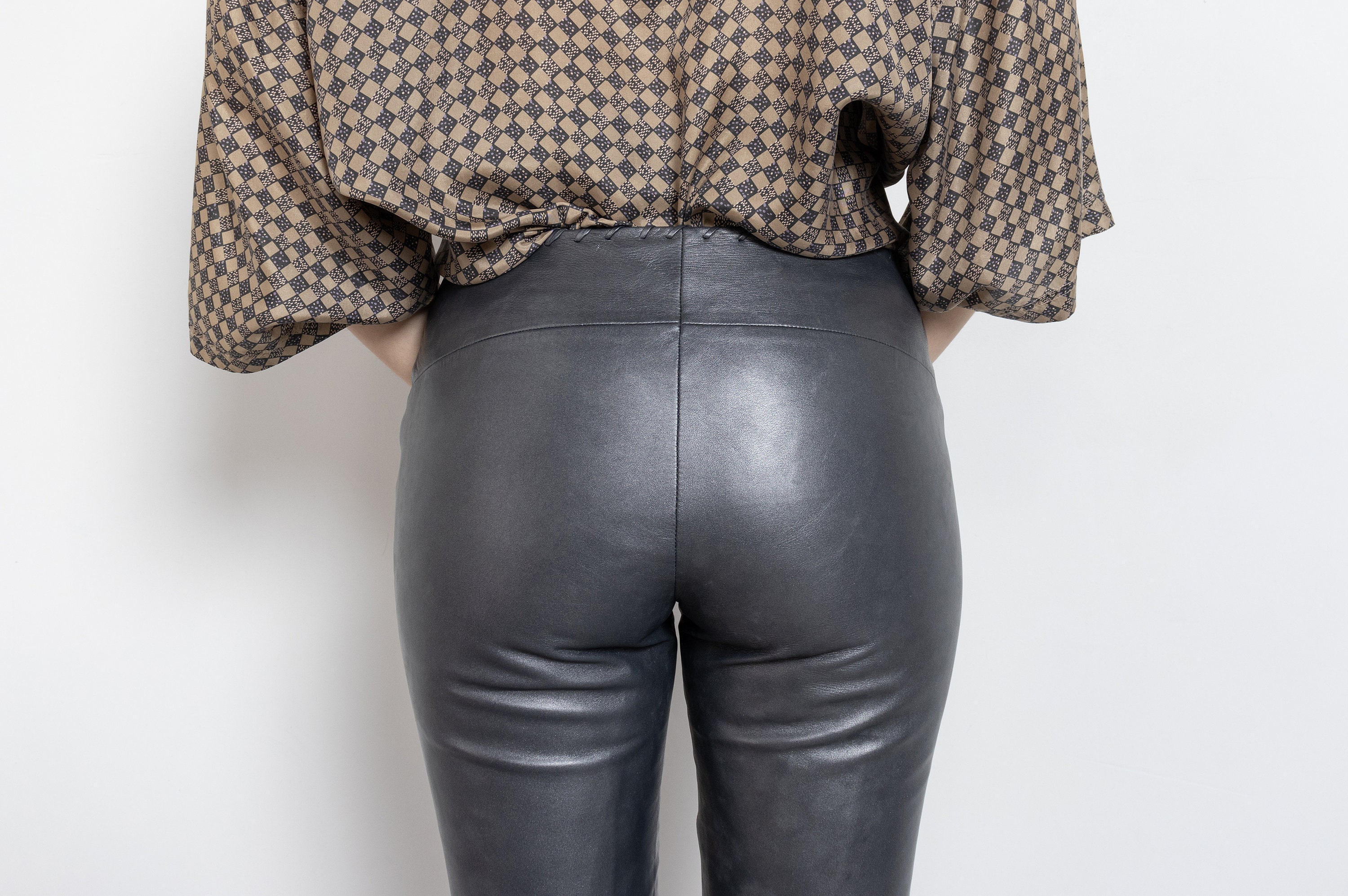パンツ 6(ROKU) SILVER COLOR FAKE LEATHER PANTS パンツ 6(ROKU) SILVER COLOR FAKE LEATHER PANTS 6（ロク）の