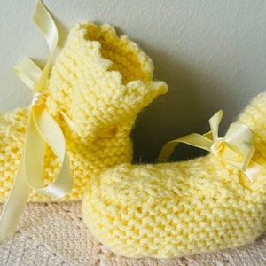 knit infant booties